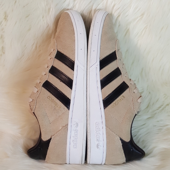 Adidas - Picture 4 of 8